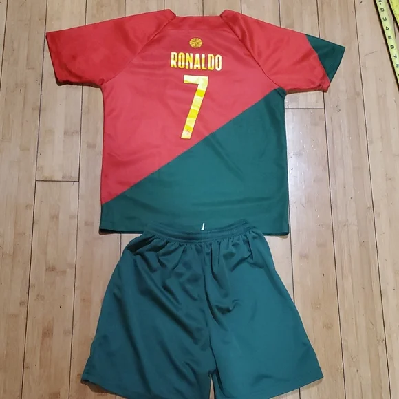 Kids Soccer Matching Set - Red and Green - Picture 7 of 7